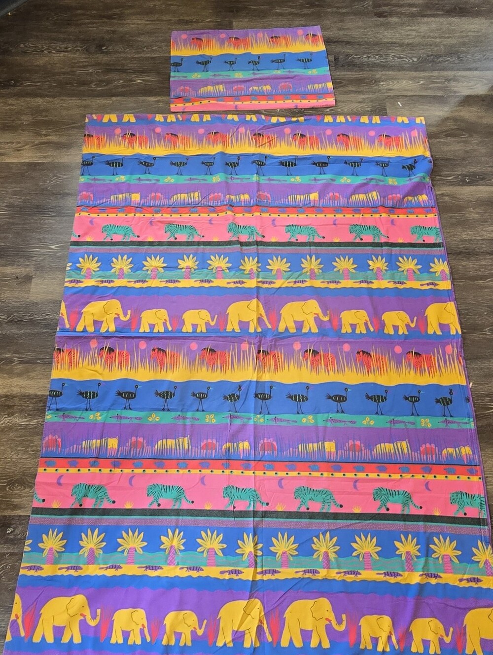 80s Vintage Colorful Safari Animal Stripe Twin Size Bedding Set
